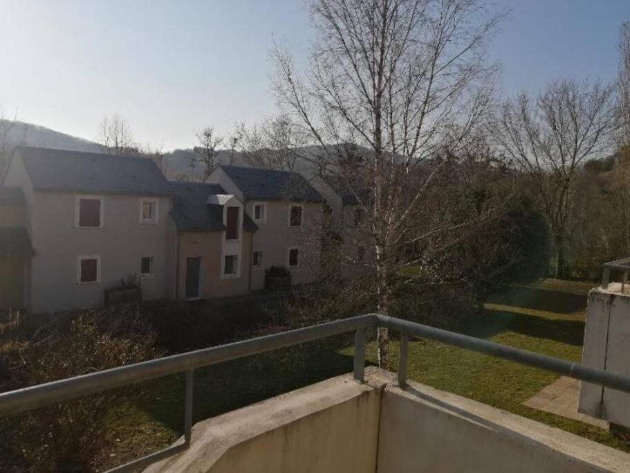 Appartement Calme Et Propre Le Goelia Saint-Geniez-dʼOlt Exterior foto